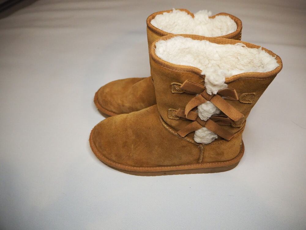 Koolaburra by UGG Victoria Mini Bow Boots Chestnut Shearling Womens US 4 Winter